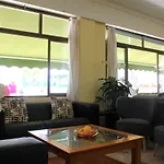 Cabello Hotel *