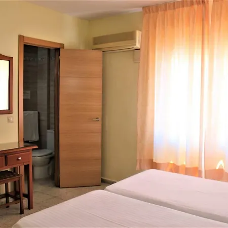 Cabello Hotel *